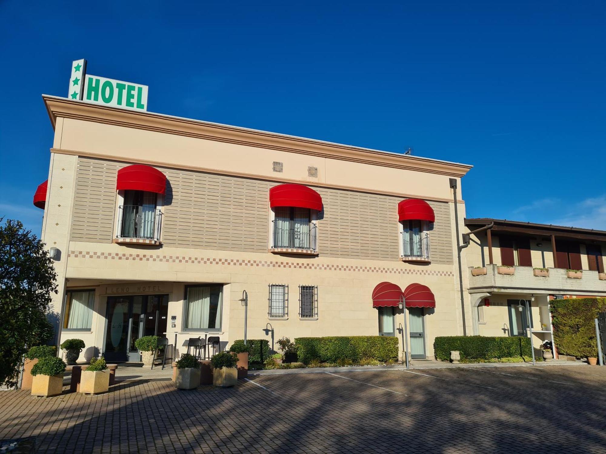 Hotel Lenotel Exterior photo